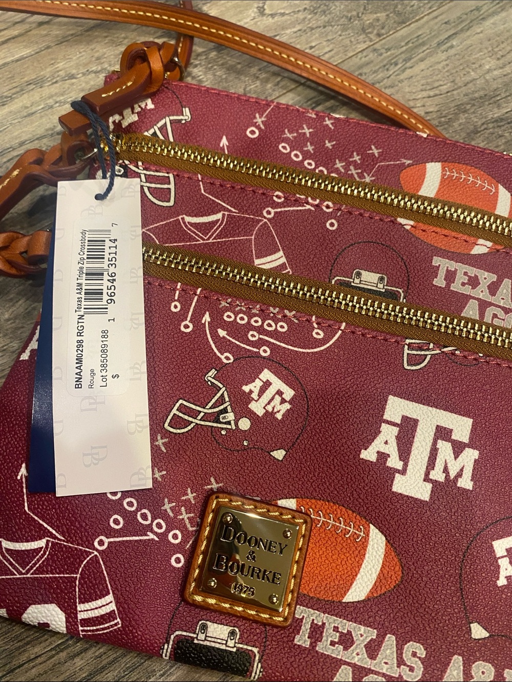Dooney & Bourke crossbody new with tags - Picture 3 of 3